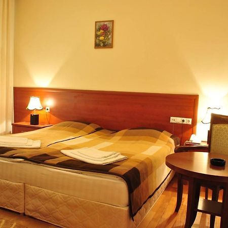 Arpa Hotel Yeghegnadzor Exterior foto