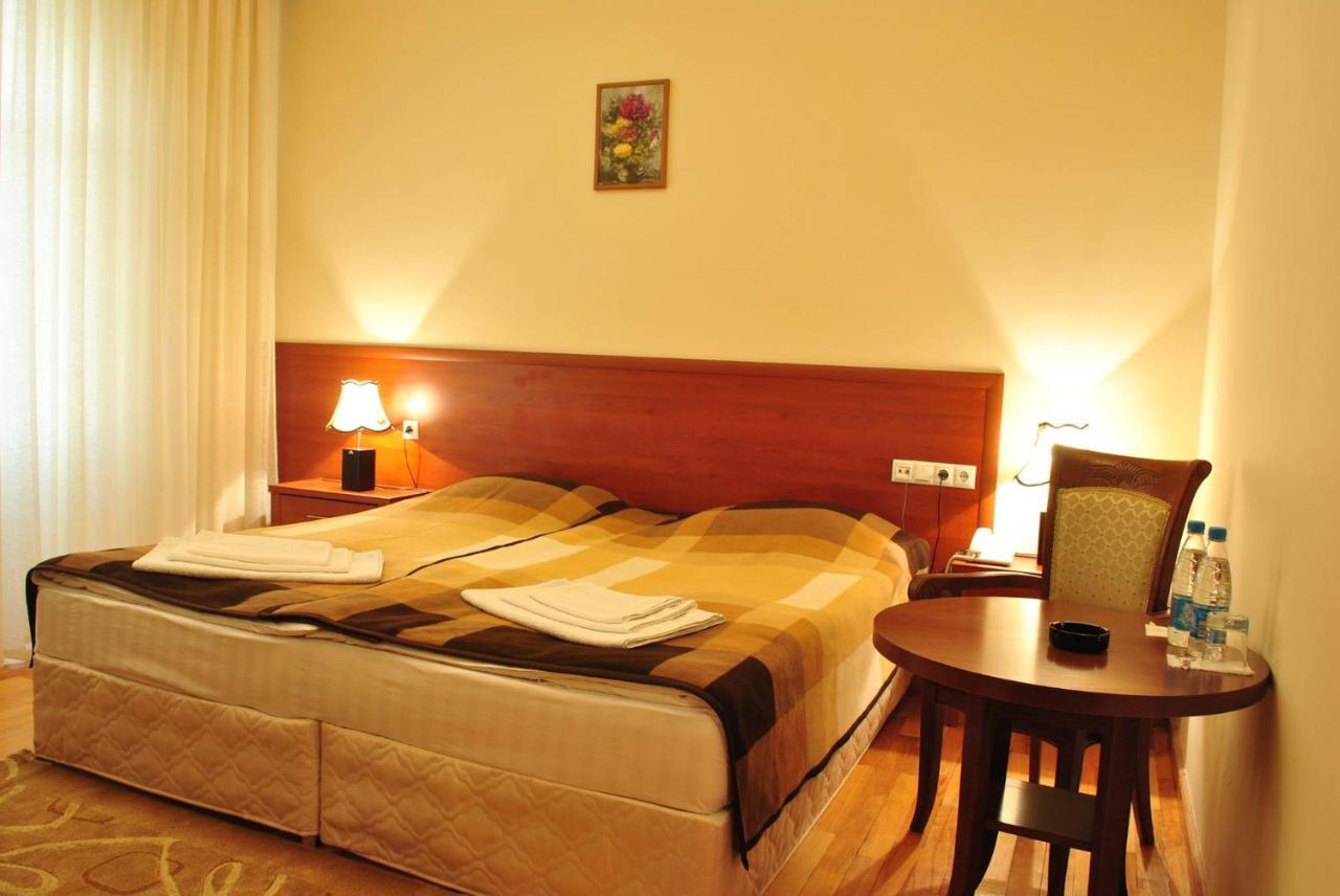 Arpa Hotel Yeghegnadzor Exterior foto