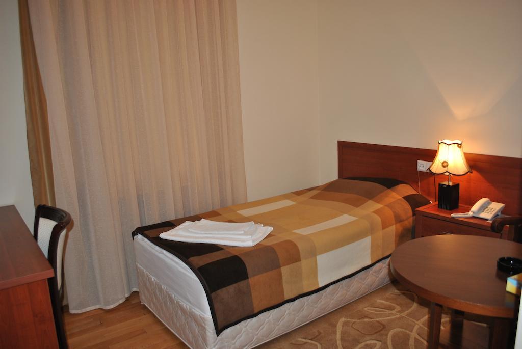Arpa Hotel Yeghegnadzor Exterior foto