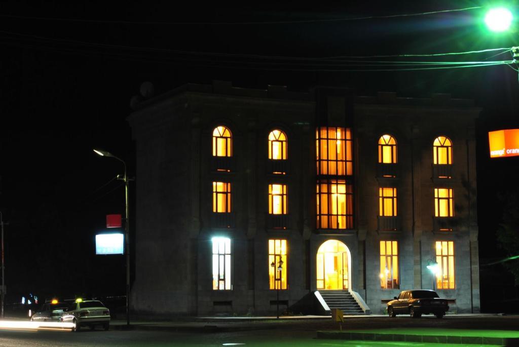 Arpa Hotel Yeghegnadzor Exterior foto
