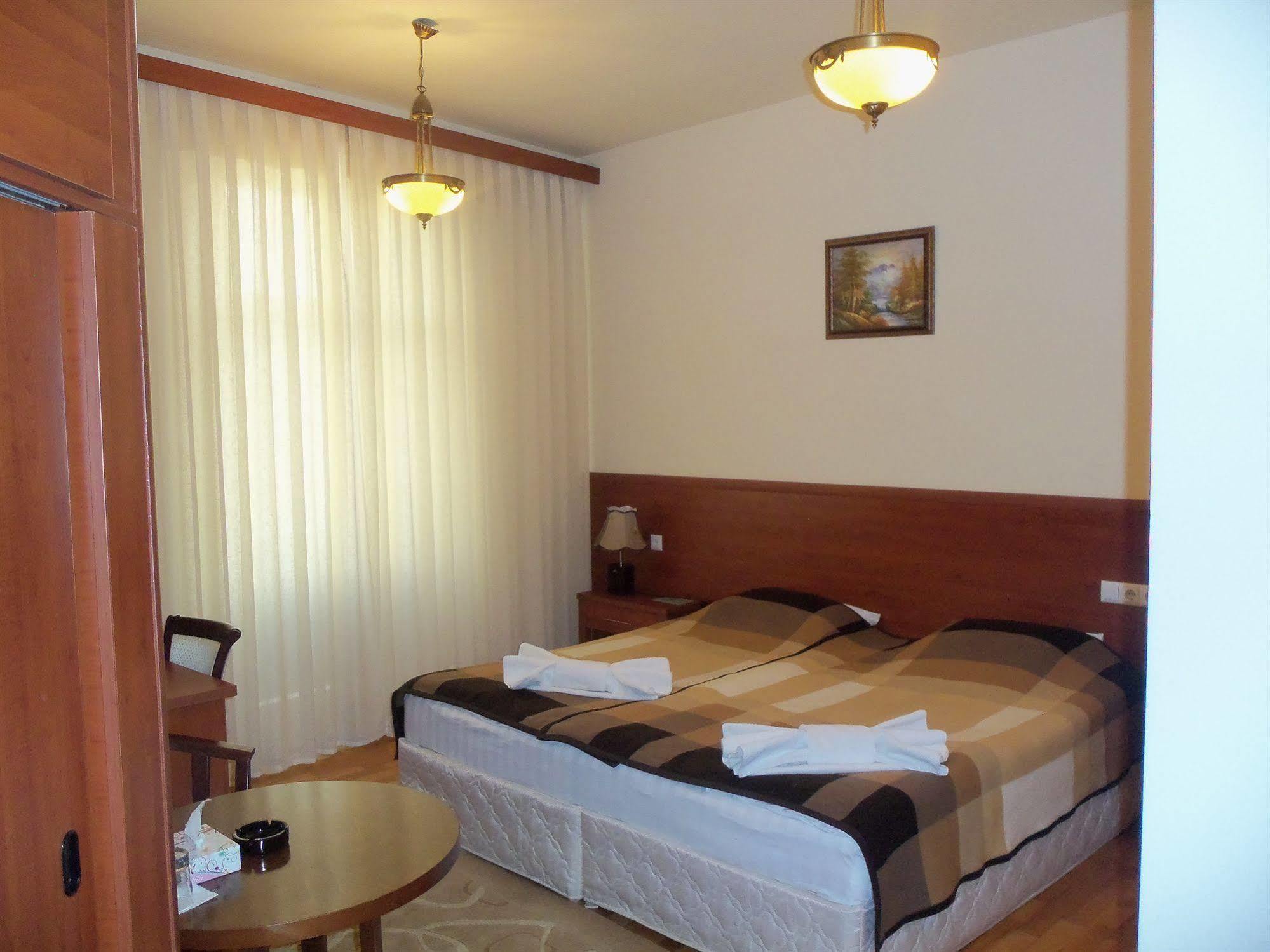 Arpa Hotel Yeghegnadzor Exterior foto